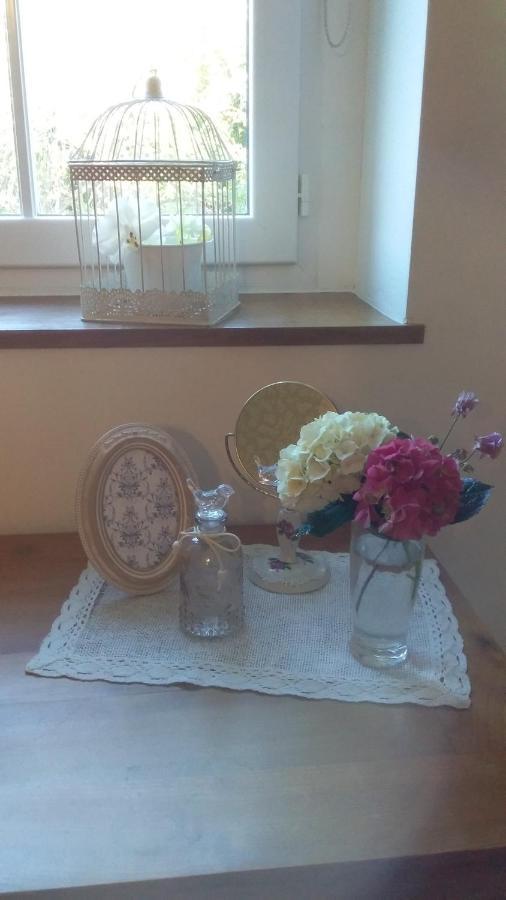 Chambre De Rose - Le Refuge Des Parachutistes - En Bordure Du Marais Neuville-au-Plain ภายนอก รูปภาพ