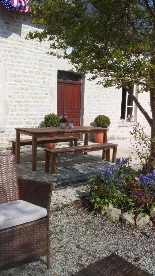 Chambre De Rose - Le Refuge Des Parachutistes - En Bordure Du Marais Neuville-au-Plain ภายนอก รูปภาพ