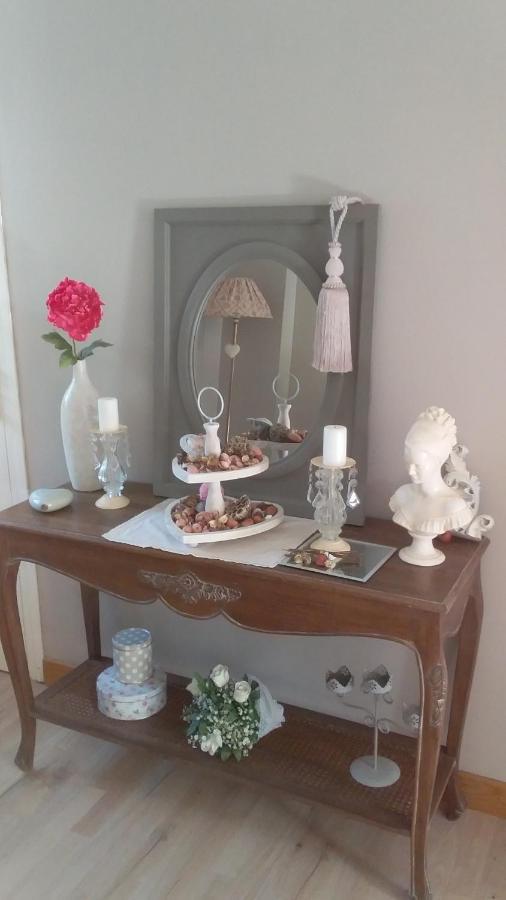 Chambre De Rose - Le Refuge Des Parachutistes - En Bordure Du Marais Neuville-au-Plain ภายนอก รูปภาพ