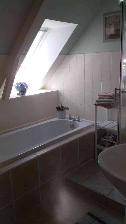 Chambre De Rose - Le Refuge Des Parachutistes - En Bordure Du Marais Neuville-au-Plain ภายนอก รูปภาพ
