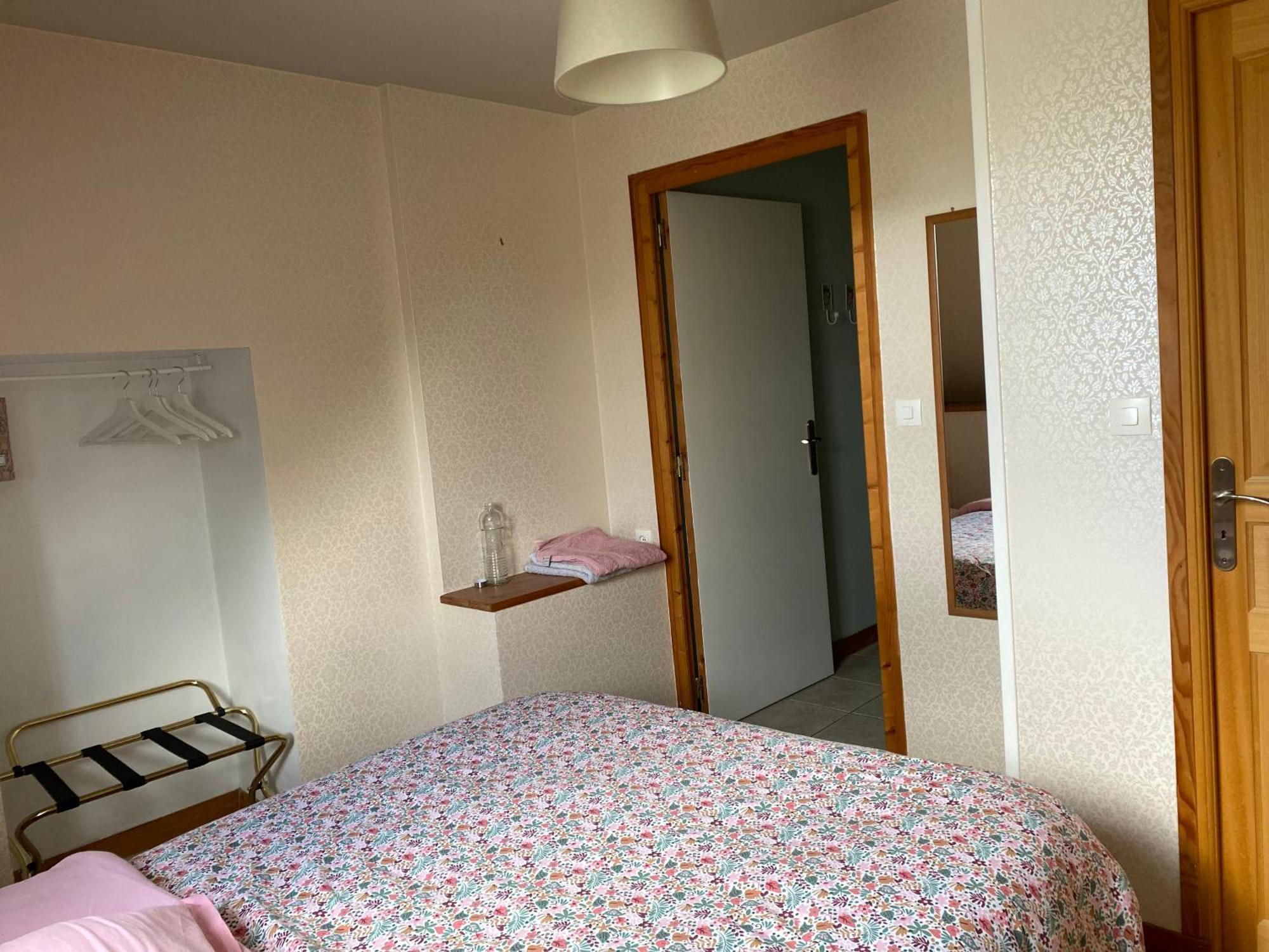 Chambre De Rose - Le Refuge Des Parachutistes - En Bordure Du Marais Neuville-au-Plain ภายนอก รูปภาพ
